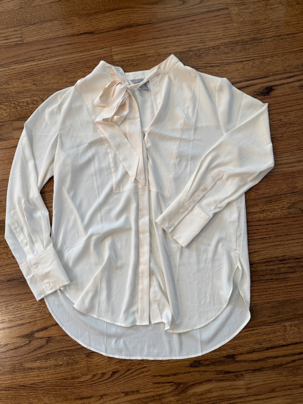 Women’s White Long-Sleeve Dress Shirt